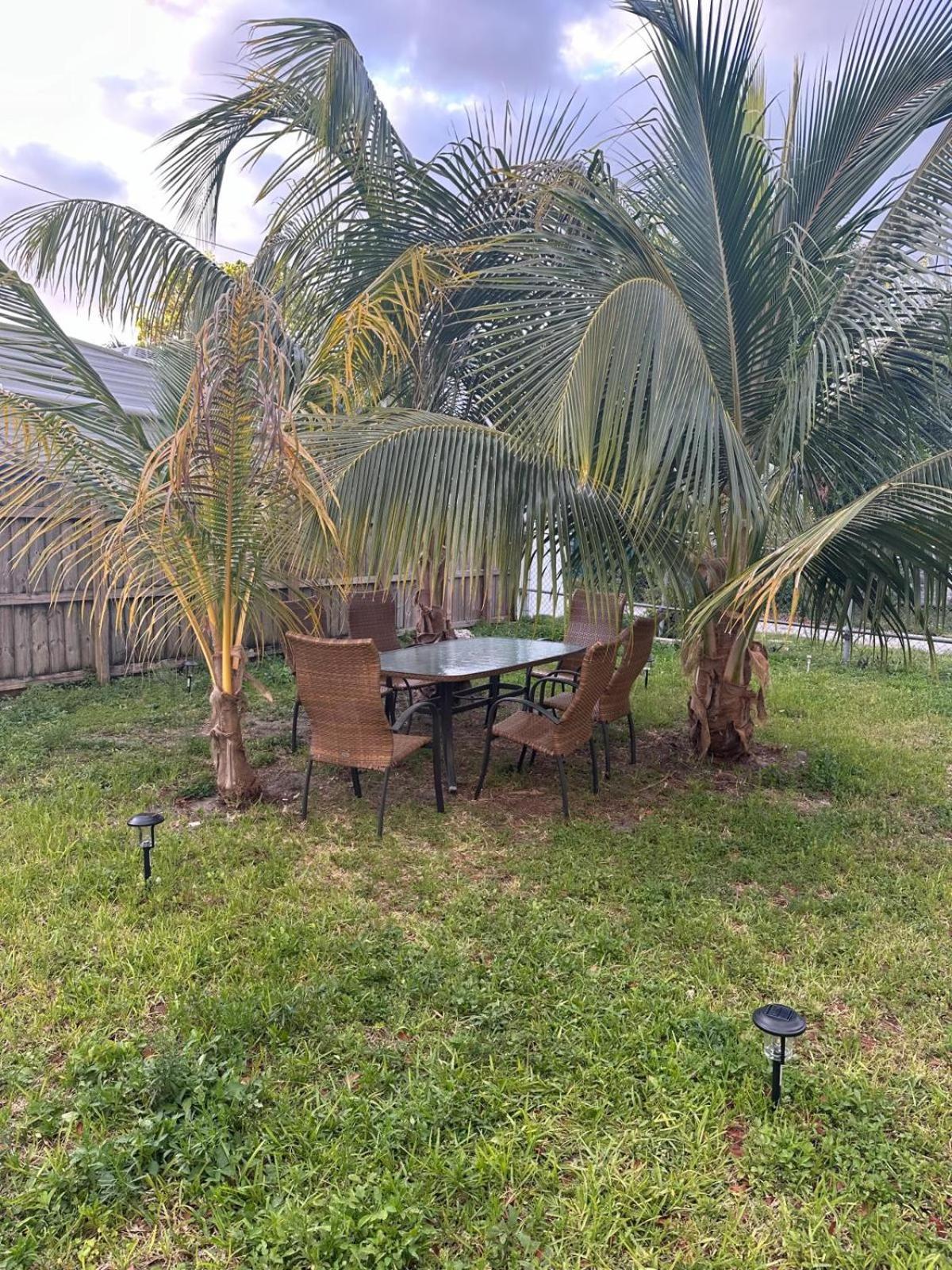 203 Miami Shared Rooms For Men Central Comfortable, Affordable Buitenkant foto