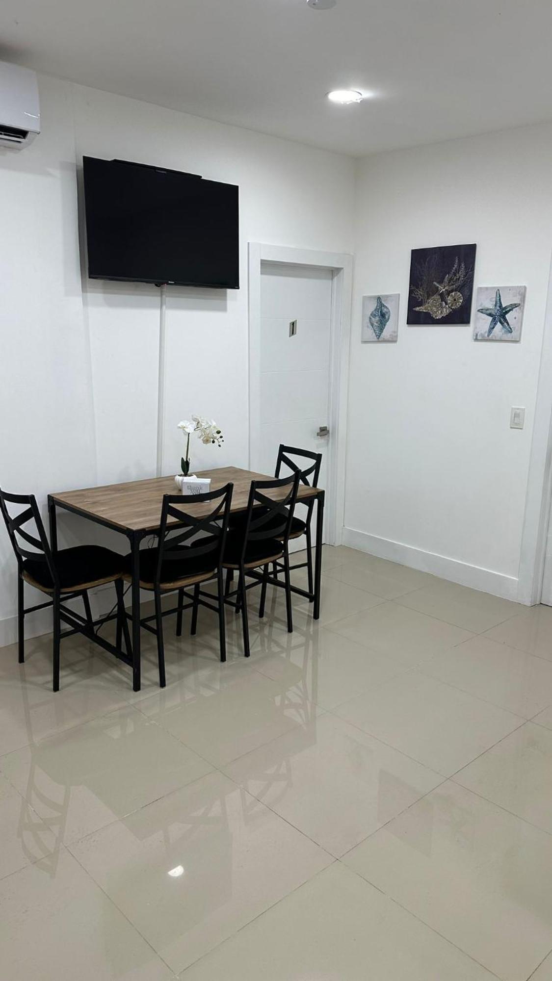 203 Miami Shared Rooms For Men Central Comfortable, Affordable Buitenkant foto